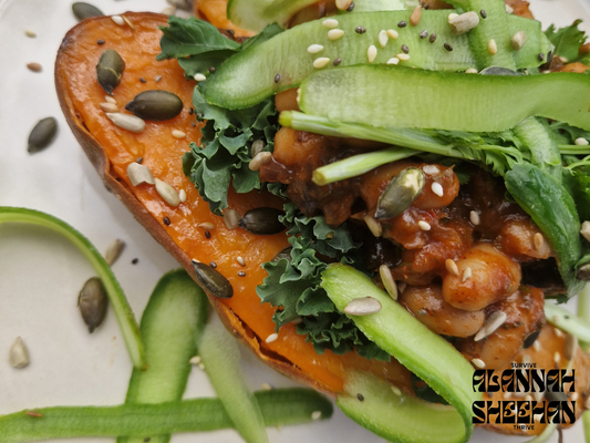 Baked sweet potato with chili beans