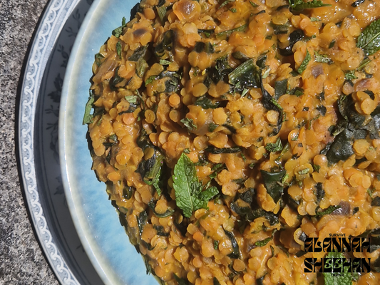 Creamy red lentil and spinach dahl